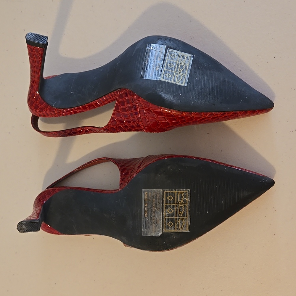 RED 3.5" PUMPS - Picture 6 of 7